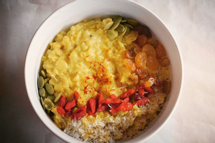 Golden Oatmeal With Cardamom, Saffron, and Turmeric – Vegan Gluten Free
